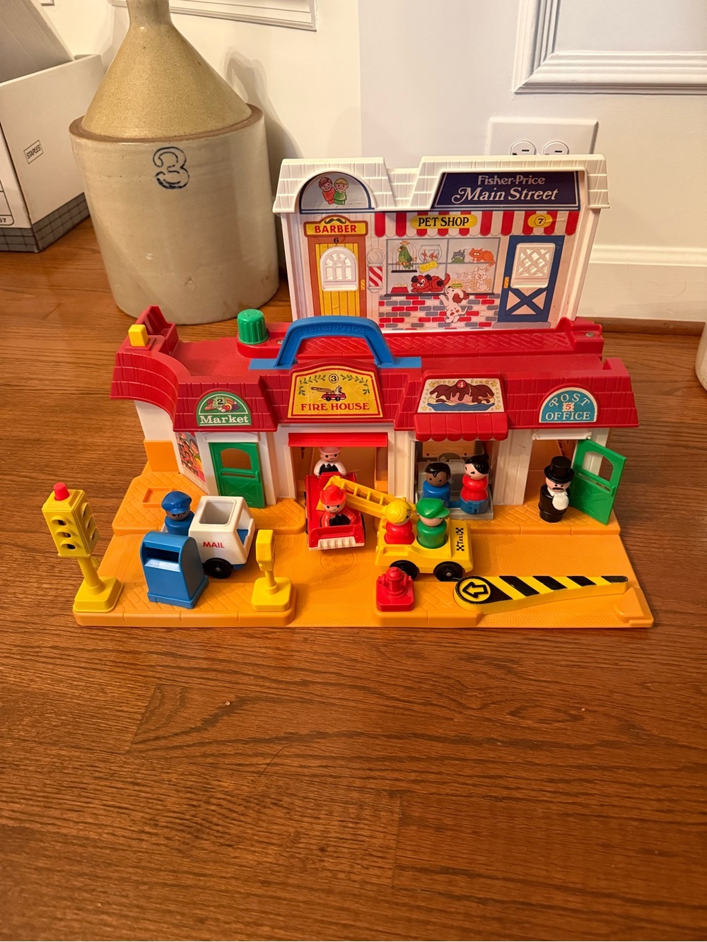 Vintage Fisher Price Main Street 2500 Little People Town Lot 1986 Near Complete